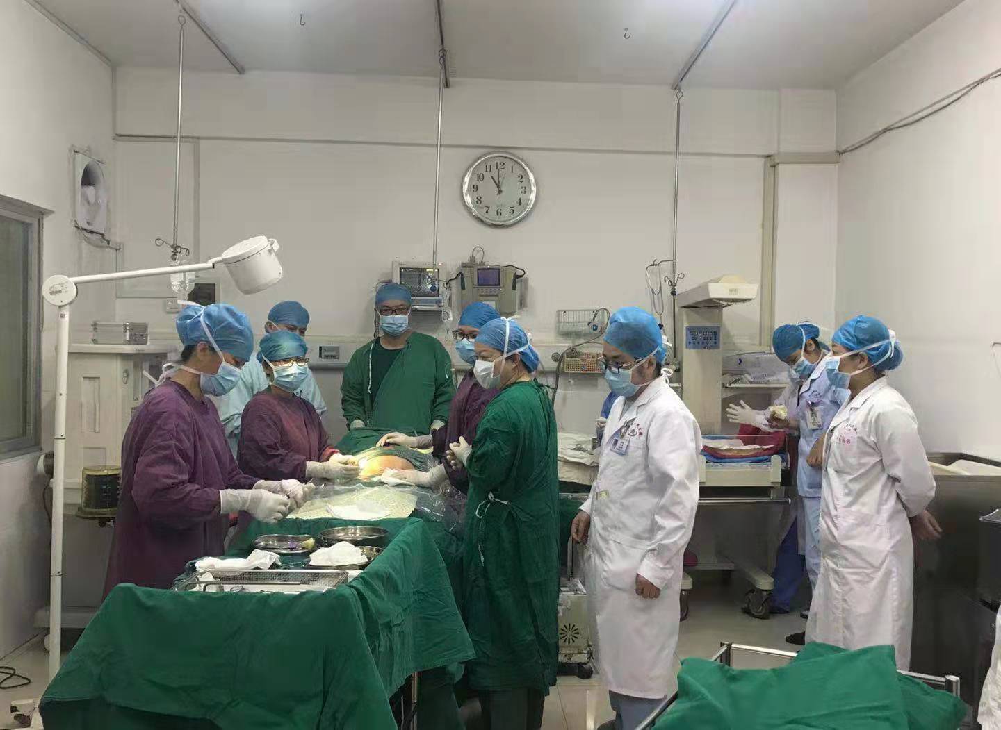 厉害了！北流市人民医院成功抢救一名脐带绕颈7圈的宝宝