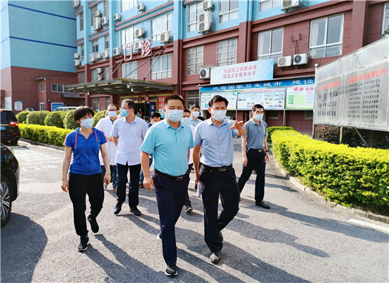 北流市委书记刘启一行到我院开展疫情防控和新冠病毒疫苗接种督导工作